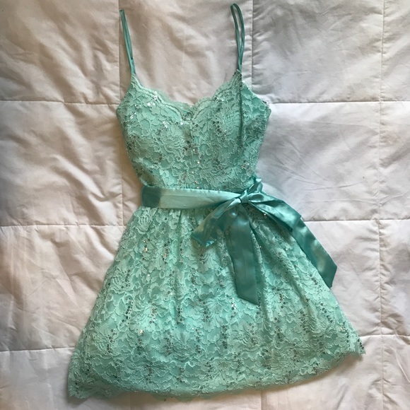 Short Teal Lace Formal Dress - Picture 1 of 4